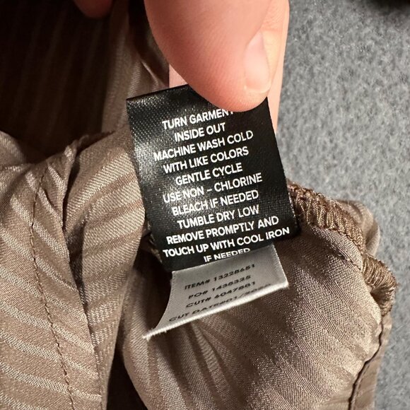 Torrid 1 US 1X 14/16 Taupe Striped V-Neck Roll Tab Sleeve Madison Blouse Button - Picture 8 of 10